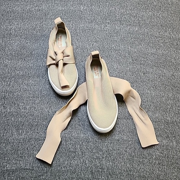 Bernie Mev New York Knit Slip On Sneakers Women's Size 41 Beige Bow Rhinestone - Picture 10 of 11